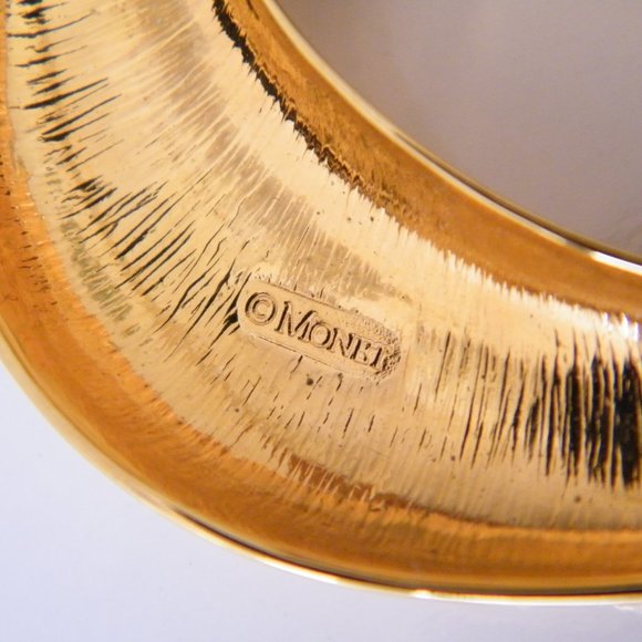 Beautiful Monet Brooch Signed Gold Plated - Picture 7 of 7